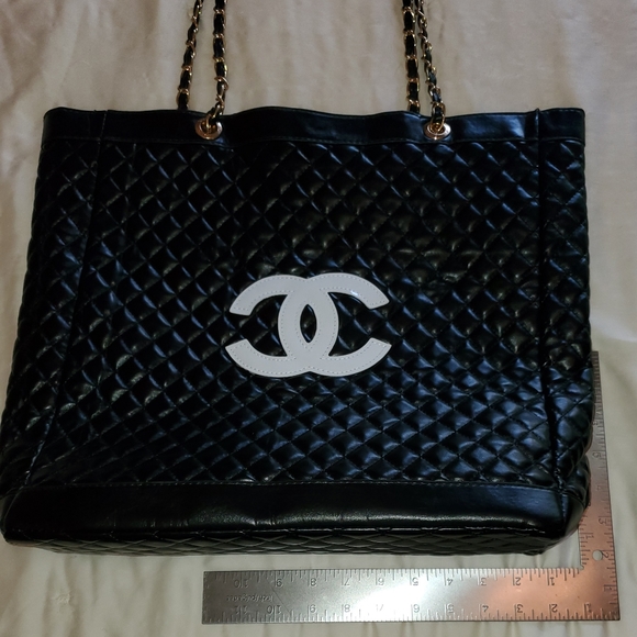 CHANEL bag - Picture 2 of 5